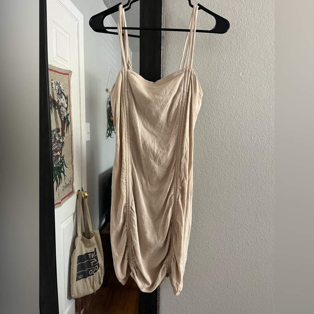 Cute n casual mini dress, never worn.